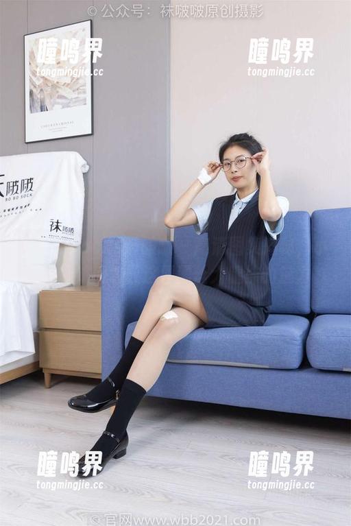 BoBoSocks袜啵啵-小甜豆 BoBoSocks袜啵啵 - 高清图集揭秘,小甜豆如何驾驭这厚黑丝大腿袜的魅力