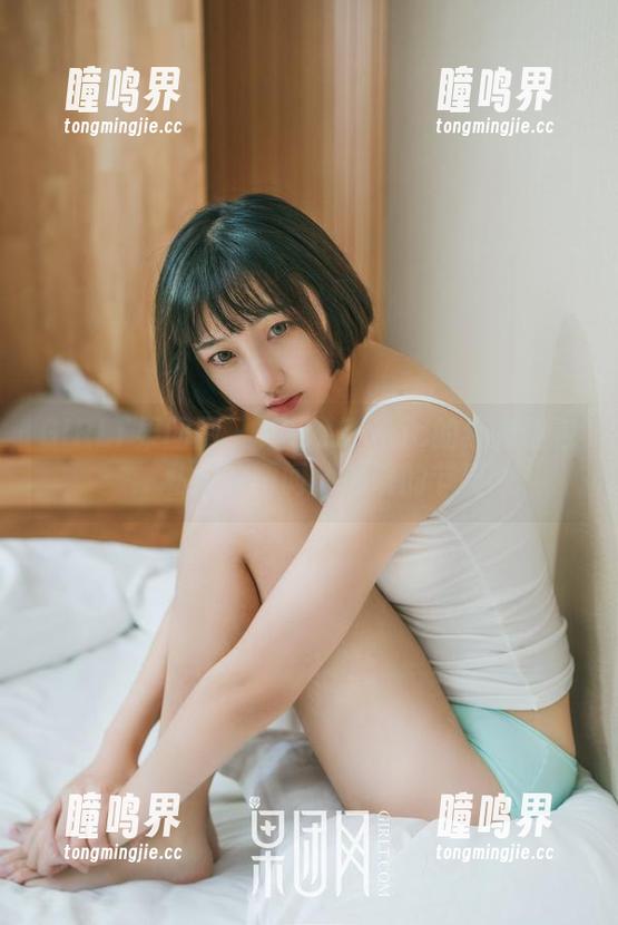 GIRLT果团网 - 妲己_Toxic的红裙图包：私拍的瞬间，心跳的节奏