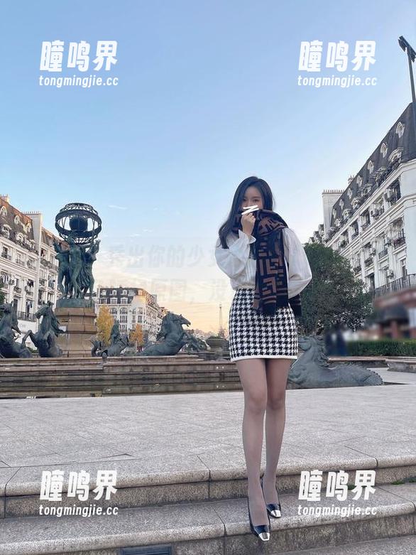 July芝岚 微密圈 - 秀出你的少女心!July芝岚的粉色睡裙原图,没理由不爱。