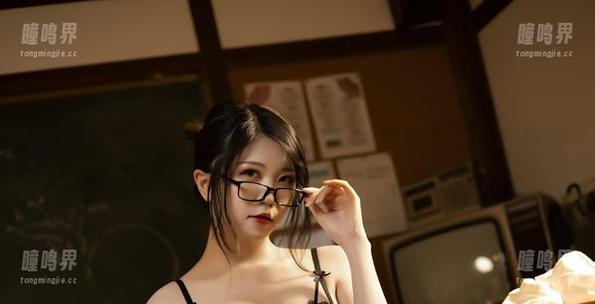 连体衣里的Leah梓未：美图合集，什么都有，就是少了点遮掩～