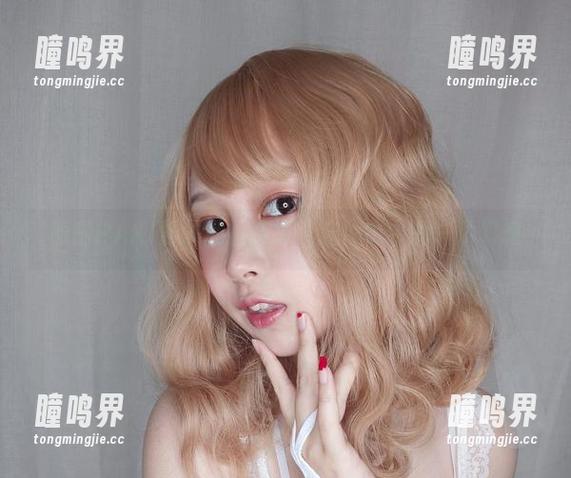 PAKI酱 跟随PAKI酱的私拍合集,连体衣中的一瞬幻想