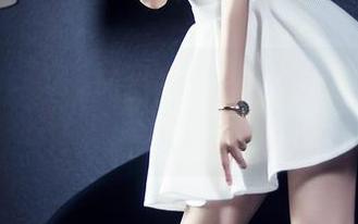 TouTiao头条女神 - 张蓝欣的天台，写真集更新冒泡，真是犯规的美啊！