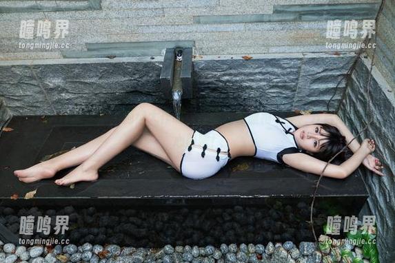 TuiGirl推女郎 - 网盘大作战：王馨瑶的旗袍写真，开启你的小心脏吧！