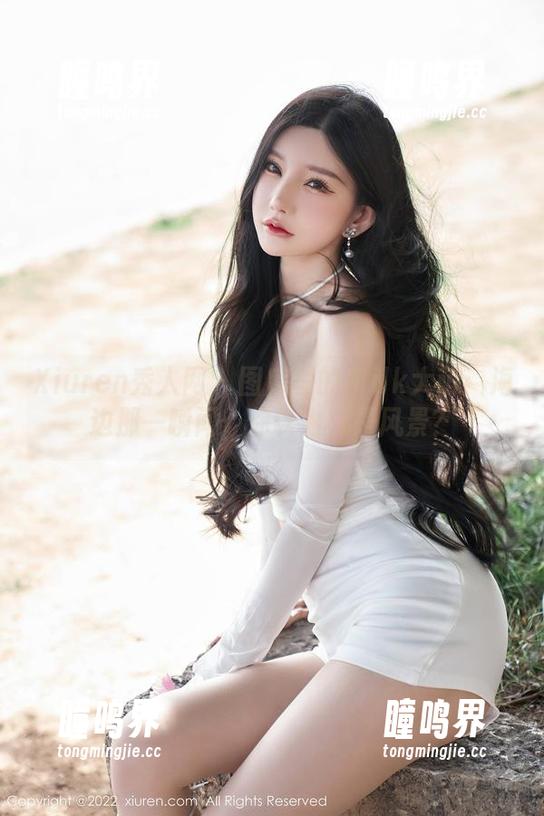 Xiuren秀人网-Milk大萌 Xiuren秀人网 - 图库里的Milk大萌:海边那一瞬间,你以为只是风景?