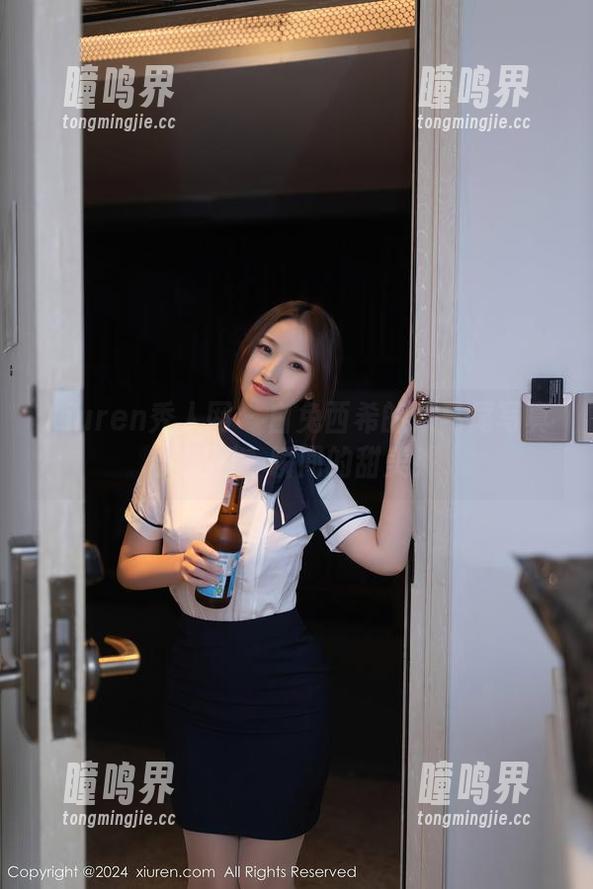 Xiuren秀人网-白兔西希 Xiuren秀人网 - 白兔西希的双马尾写真:定制一瞬间的甜美!