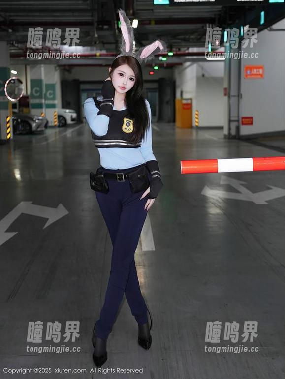 Xiuren秀人网 - 更新！软软子的套装，仿佛天上掉下来的小可爱