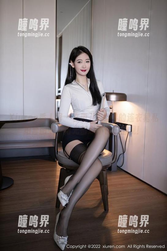 Xiuren秀人网-雨儿1494 Xiuren秀人网 - 在雨儿1494的连衣裙私拍套图中,阳光都忍不住来围观!