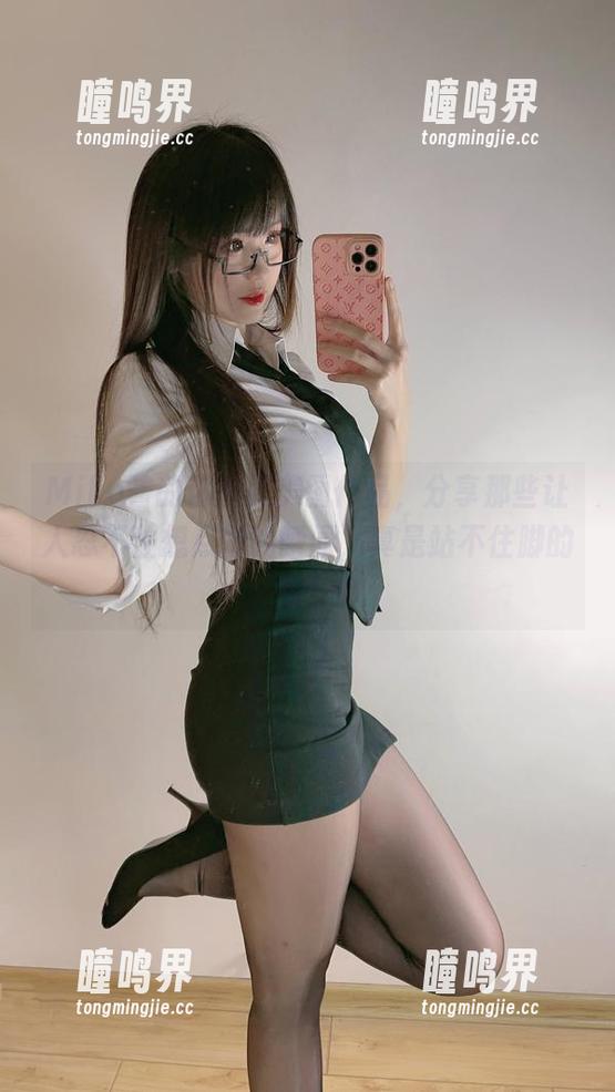 miko酱ww Miko酱的体操服美图作品,分享那些让人忍不住想点赞的瞬间,真是站不住脚的赞!