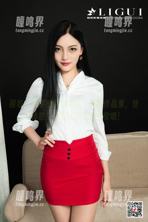 丽柜-黄芬 丽柜 - 黄芬的制服魔法:最新作品集,快来体验!穿越二次元的感觉哦!