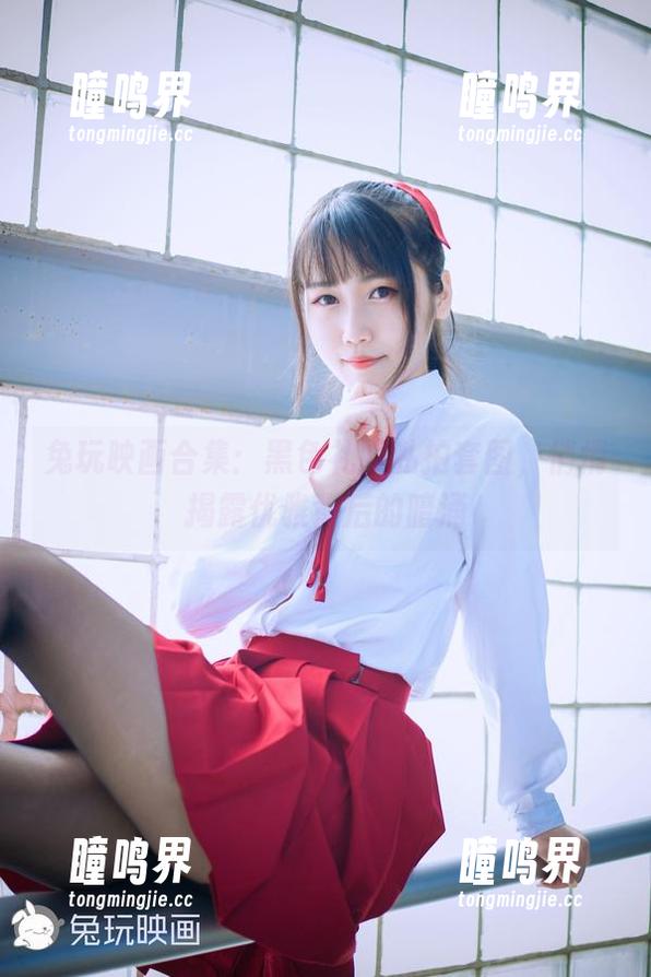 兔玩映画合集：黑色礼服私拍套图，悄悄揭露优雅背后的暗涌