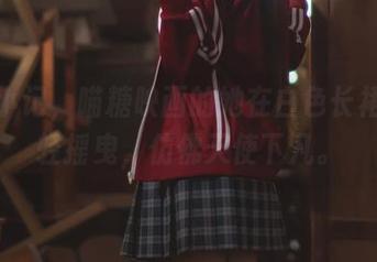 私房小记，喵糖映画的她在白色长裙中轻轻摇曳，仿佛天使下凡。