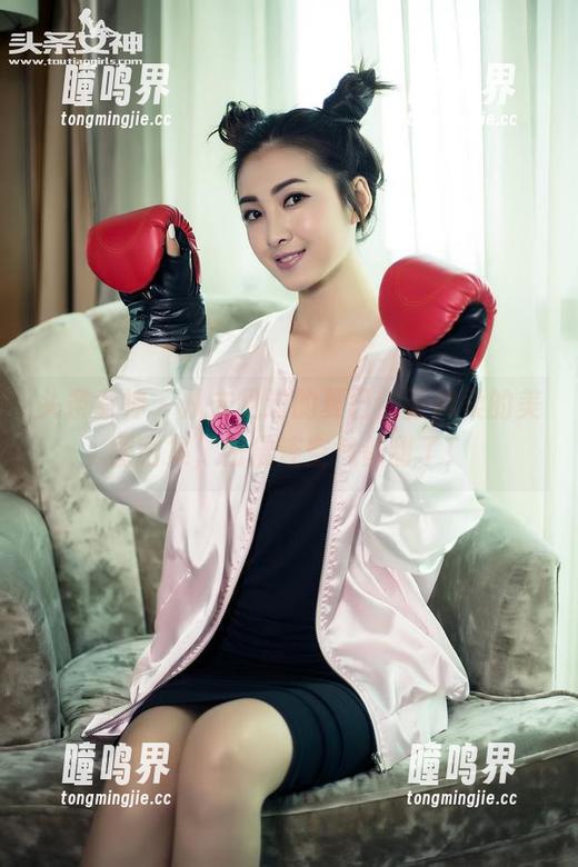 头条女神-张梓柔 头条女神 - 从未见过的夏日,张梓柔的美图合集,仿佛连空气都甜了!
