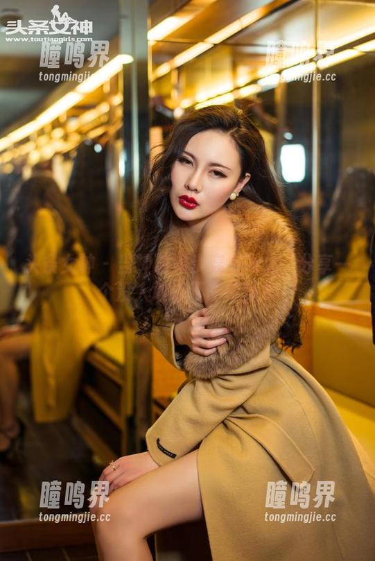 头条女神 - 当神琦泽步穿上网袜：分享一个没人敢说不的写真集