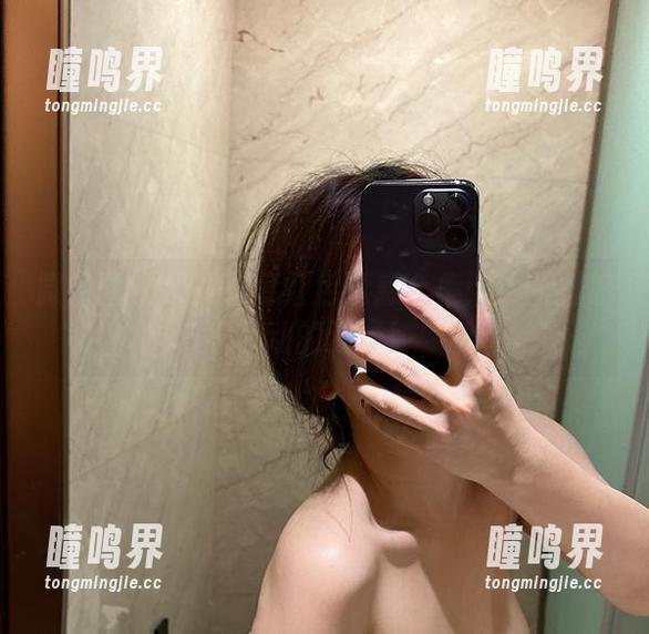 微密圈 - 奶雯极度红色诱惑合集：更新到你心动的边缘！