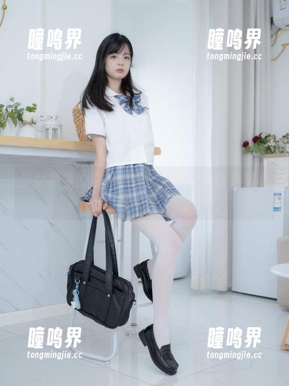 少女秩序 少女秩序的白丝学妹:这壁纸简直是灵魂拯救者!