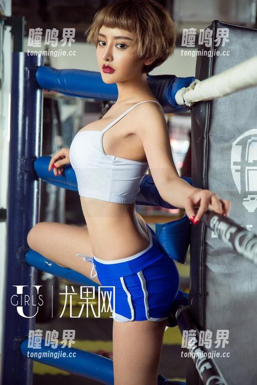 尤果网-丁筱南 尤果网 - 日落时分,丁筱南与海边的原图拼出夏天的味道