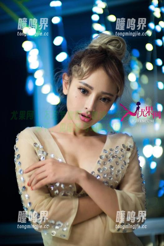 尤果网-莉恩 尤果网 - 万圣节套图大放送:在莉恩的镜头下,见证梦与幻的交错。
