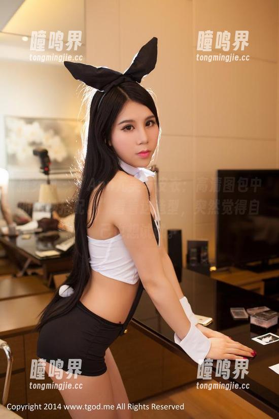 推女神-Ann尤美 推女神 - “Ann尤美与皮衣:高清图包中的绝妙搭配。”看着这造型,突然觉得自己也想试试。