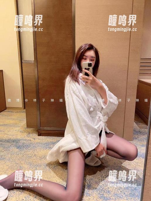 微密圈 - 白衬衫与林子喵Lynne的万种风情：这写真集，你值得拥有！