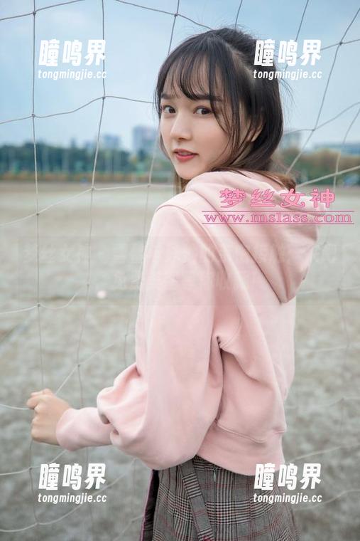 梦丝女神-雪馨 梦丝女神 - 雪馨与泳池的亲密接触:来吧,免费美图等你收藏!