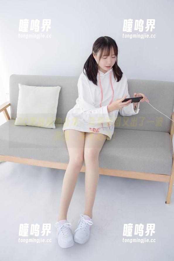 森萝财团 20D黑丝踩物合集,森萝财团又出了一波美图,求不心动!