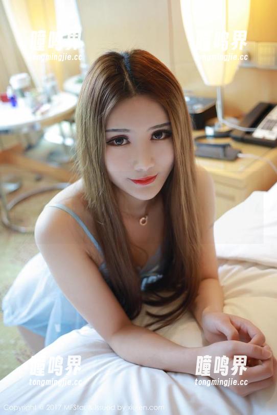 模范学院 - 伊小七MoMo最新写真作品集：温柔得像一阵春风，但真的能hold住吗？