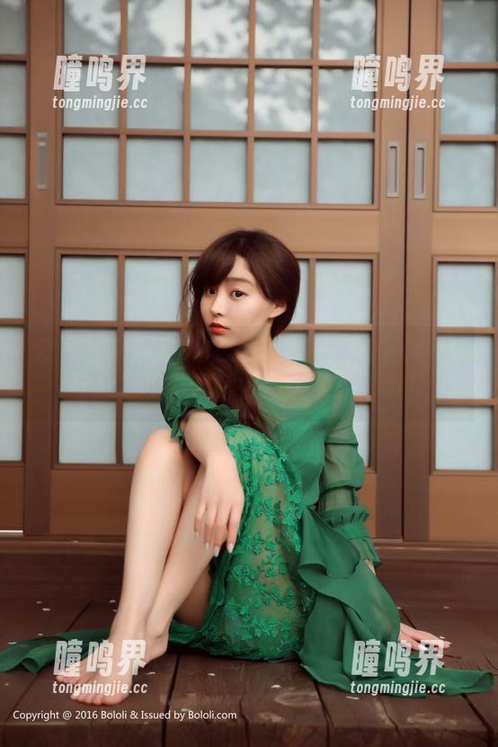 波萝社 - 网盘大揭秘：猫九酱Sakura的蕾丝写真，我居然没发现的细节！