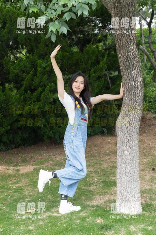 物恋传媒 - elise——那个双马尾女孩的写真合集，感受阳光下的温暖与亲切。