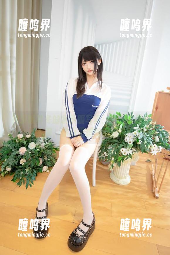 神乐坂真冬 神乐坂真冬的水手服写真:冬天非要穿水手服,你心里想的都是啥?