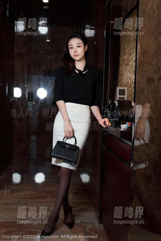 秀人网 - 照片背后，Suki_baby厨娘的幽默调料与光影交融