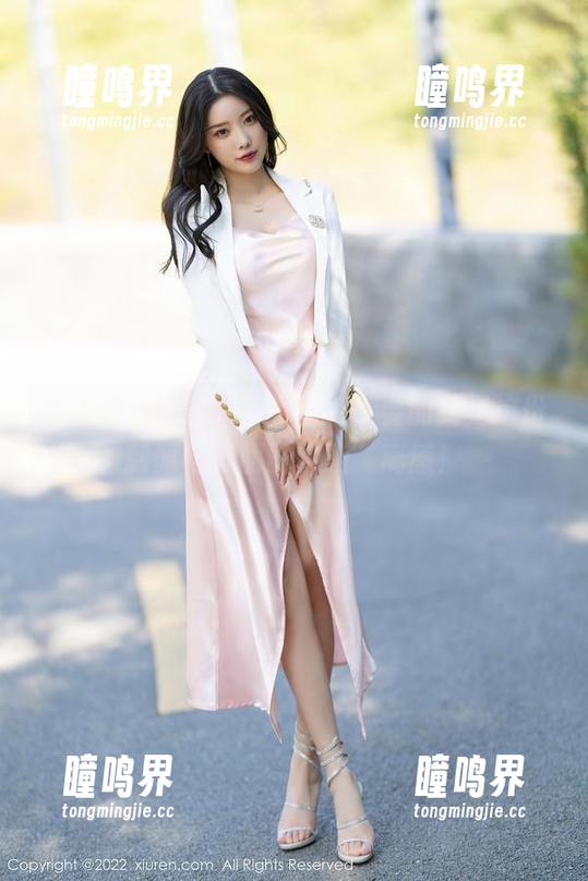 秀人网-七米baby 秀人网 - 七米baby图包:要的就是这份制服与美丽的“距”离感!