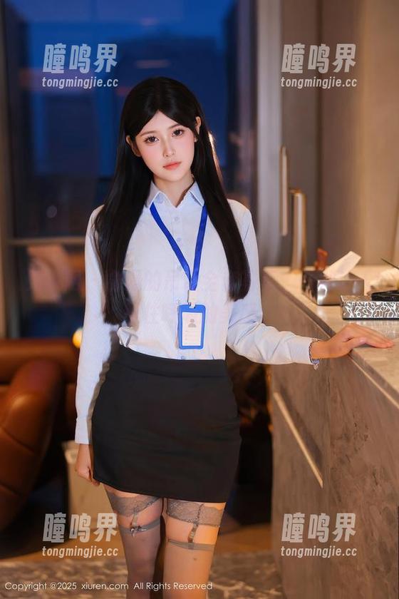 秀人网-俞漫 秀人网 - 俞漫的吊带全套写真,一种让人屏住呼吸的美感。