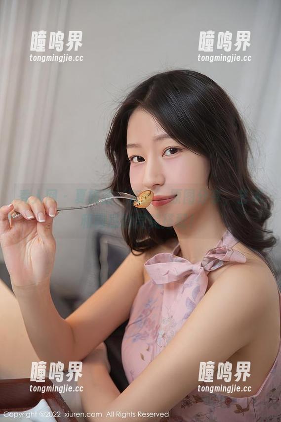 秀人网-夏旖诺 秀人网 - 夏旖诺‘灰丝’原图分享,艺术和肉感的完美搭配!