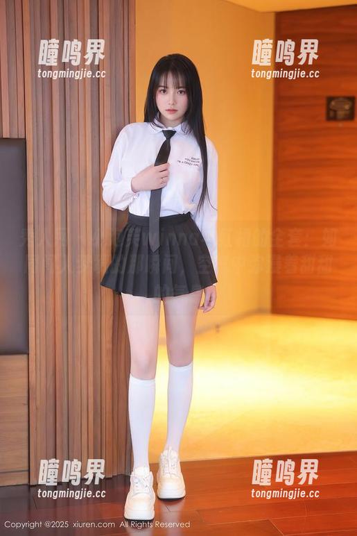 秀人网-小泡芙winna 秀人网 - 小泡芙winna与红裙的全套:如同闯入梦境的那瞬间,空气中弥漫着甜甜的气息