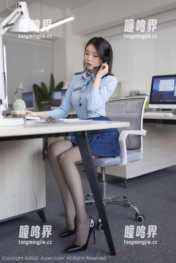 秀人网 - 梦娜Vanessa少女作品：一场关于青春与梦的光影游戏