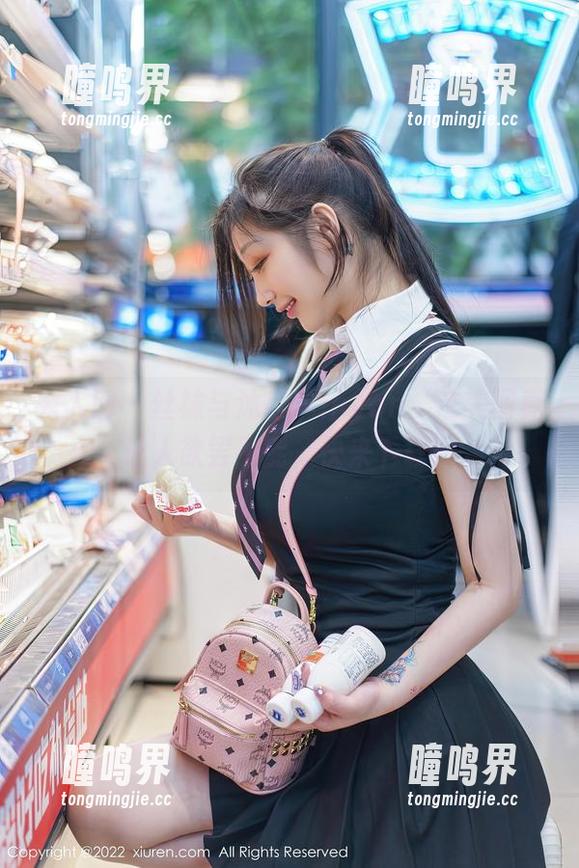 秀人网 - 丝袜与沐言yanyan：这美图真让人欲罢不能，快来下载！