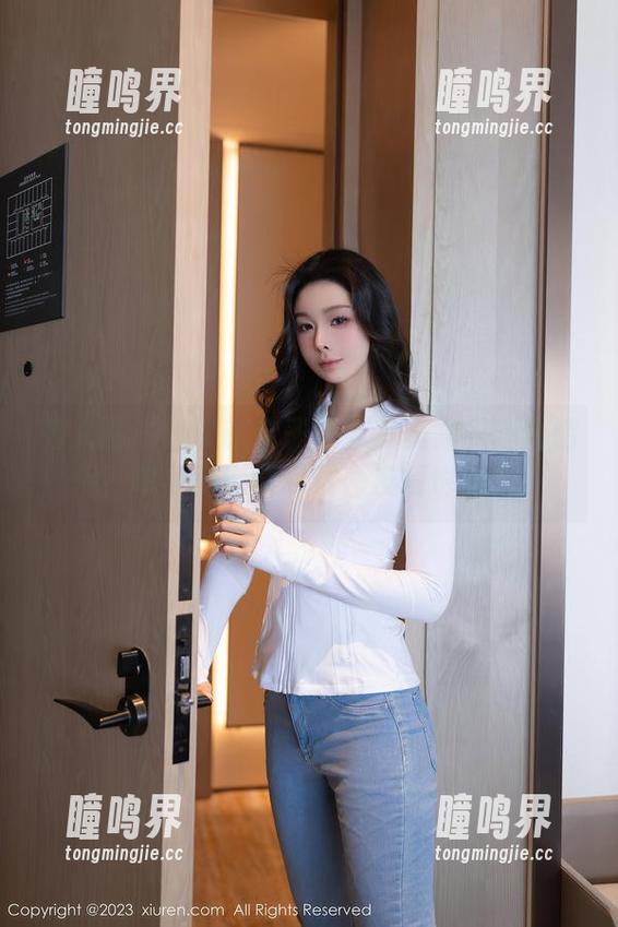 秀人网-萌奈子 秀人网 - 谁说萌奈子双人写真集只适合情侣?单身狗也能下载,友情也甜蜜!
