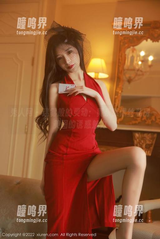 秀人网-黄乐然 秀人网 - 迷雾般的灵动:黄乐然黑丝私房美图的诱惑魅力