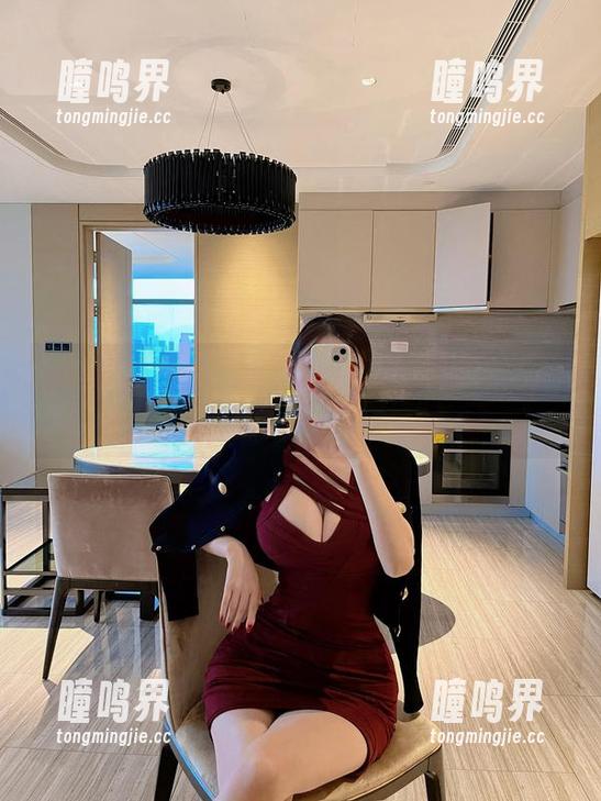 脸红Dearie 微密圈 - 脸红Dearie与她的爱心:图片中的暧昧气息,绝对让人心动