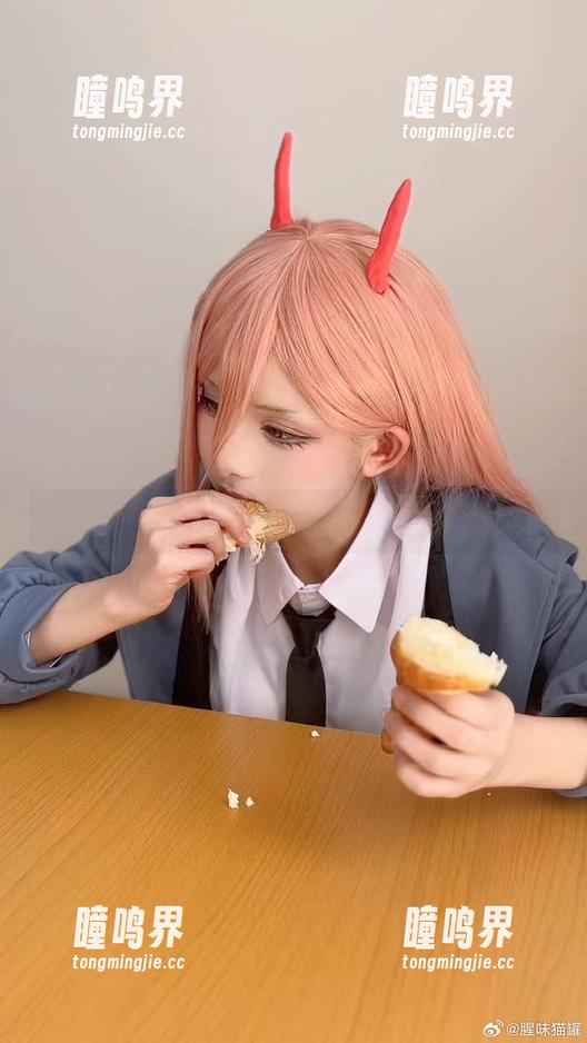 腥味猫罐 作品背后:腥味猫罐和她的可畏峦世界