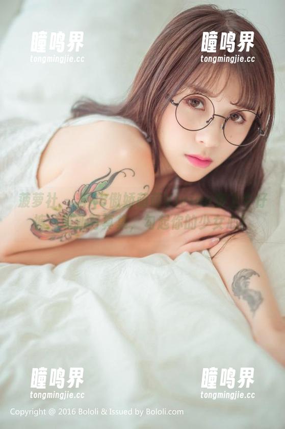 菠萝社 - 当K8傲娇萌萌Vivian穿上牛仔裤：最新写真集，勾起你的少女心！