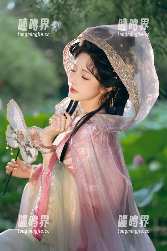 雯妹不讲道理 雯妹不讲道理带你飞,全套碧蓝航线大凤礼服原图一网打尽,你的心也准备好被俘获了吗?