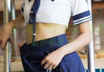 青豆客 - 白一晗的黑色追求：写真合集里的神秘面纱