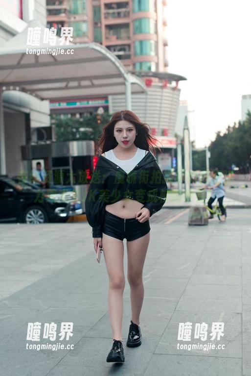 在线资源大放送：魔镜街拍揭示如何把活力美术生JK美少女变成校园明星！
